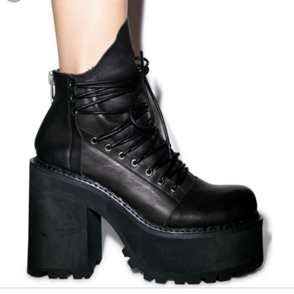 Unif thrasher boot.